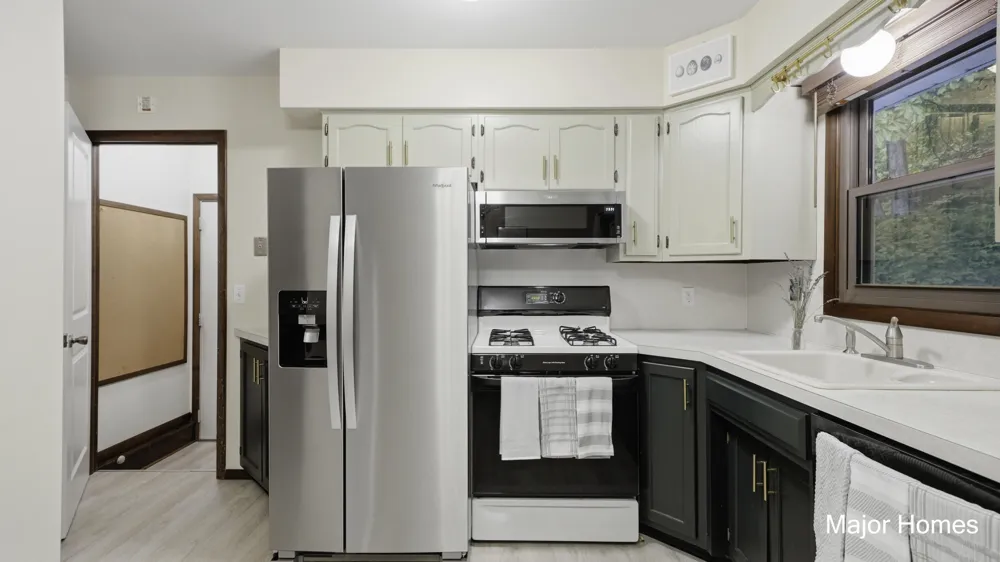 5738 Blaine Avenue SE Kentwood City, MI 49508