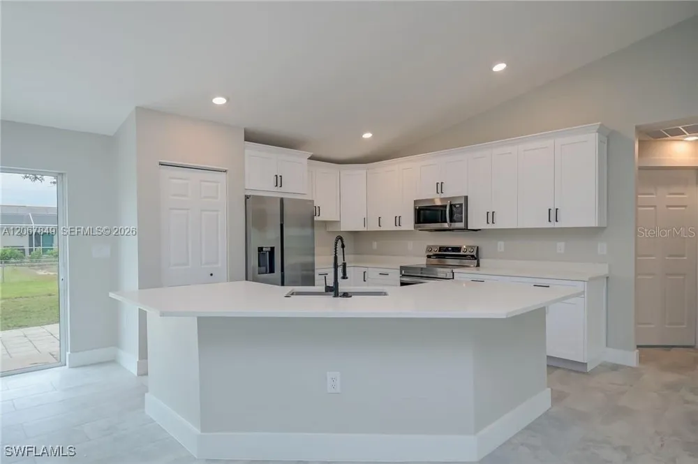 204 EL DORADO BLVD N Cape Coral, FL 33993
