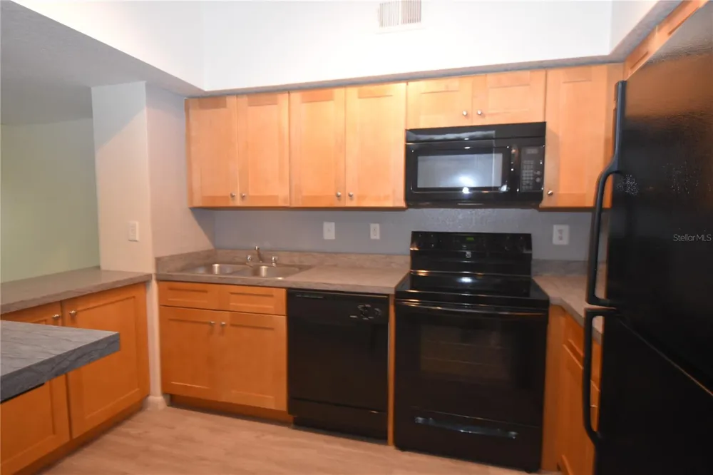 2402 W AZEELE STREET #426 Tampa, FL 33609