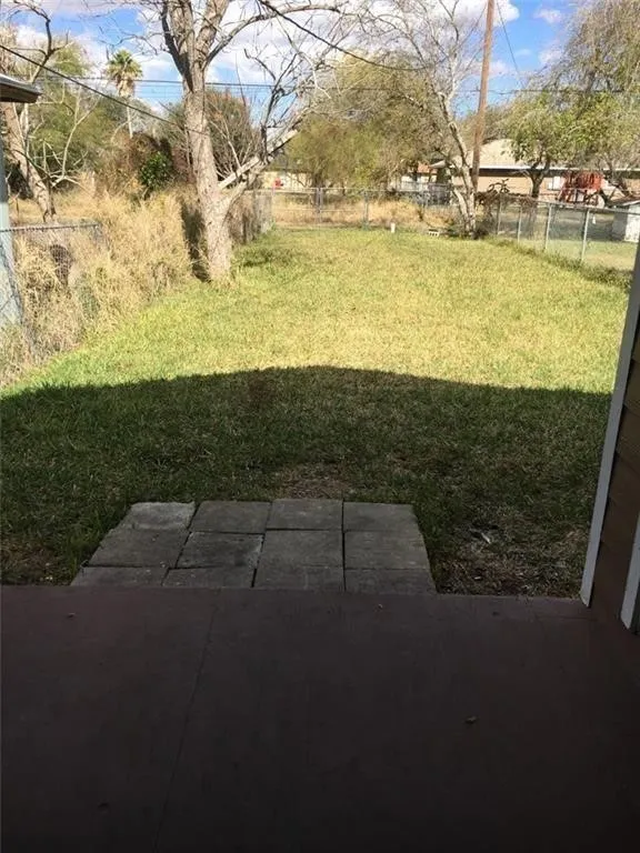 425 W Avenue D Robstown, TX 78380