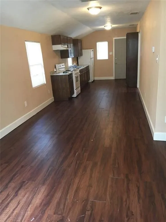 425 W Avenue D Robstown, TX 78380