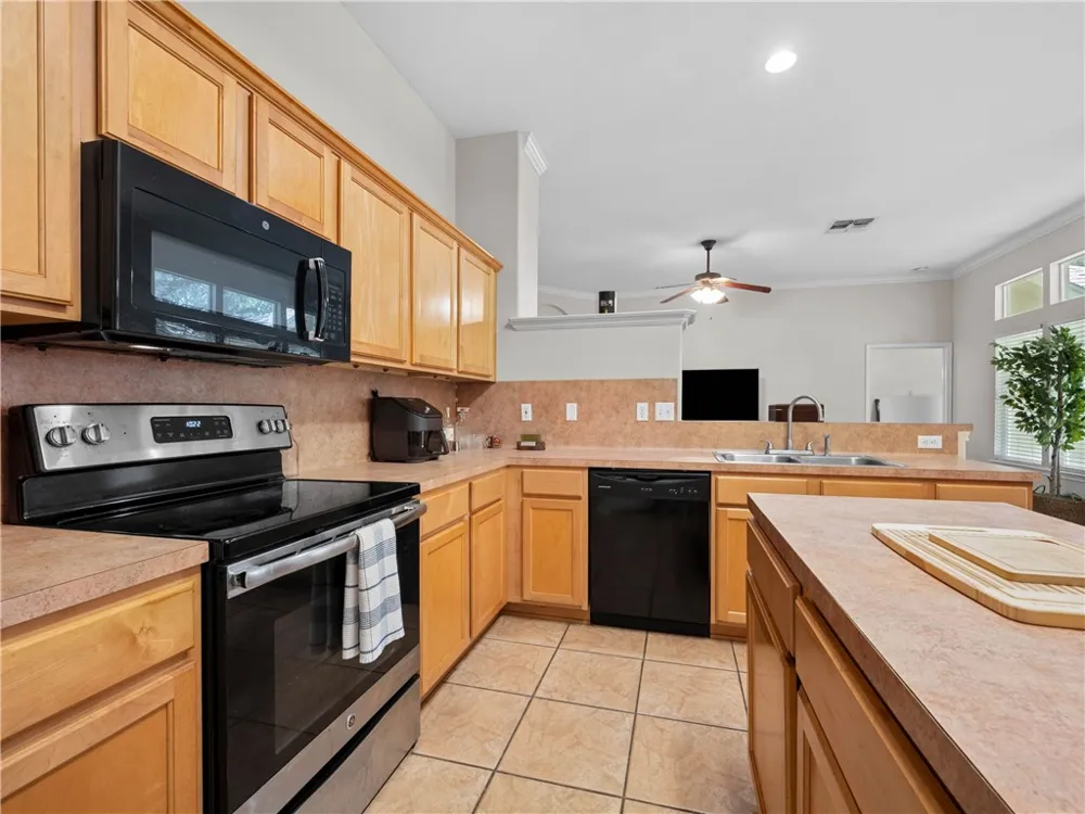 101 Plantation Drive Rockport, TX 78382