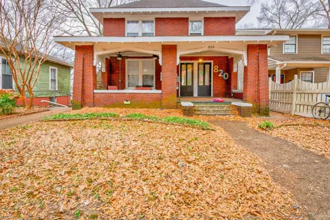 820 Oak Street