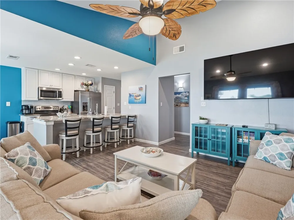 2515 Bayhouse Drive Rockport, TX 78382