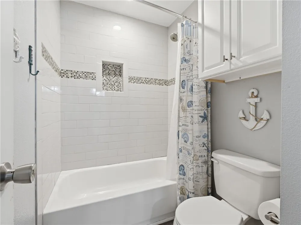 2515 Bayhouse Drive Rockport, TX 78382