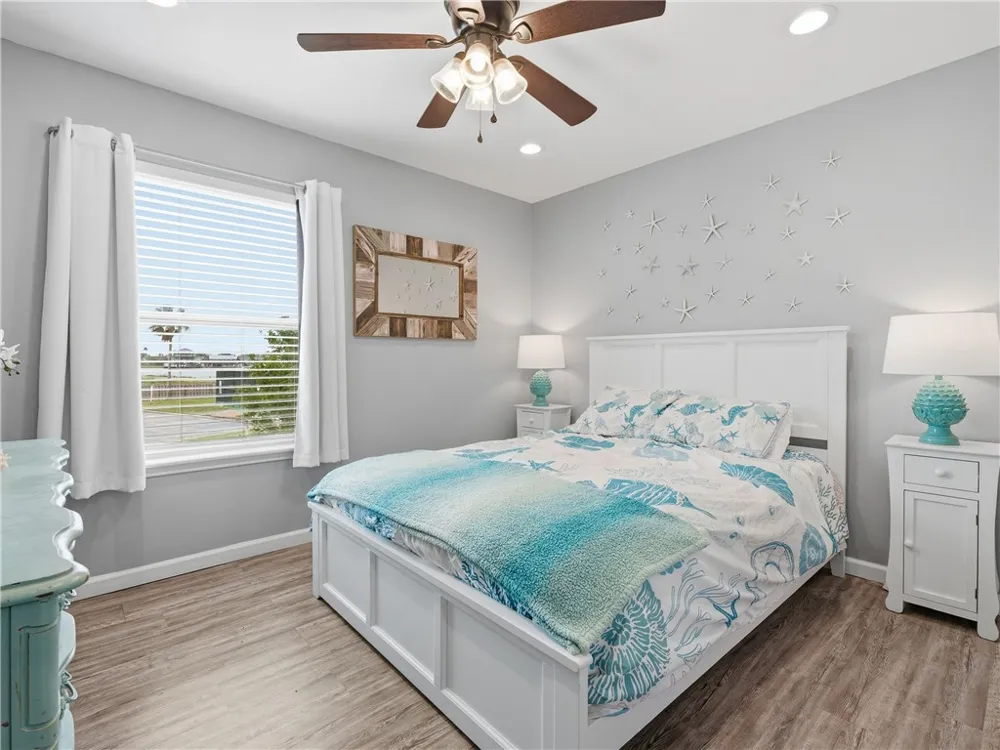 2515 Bayhouse Drive Rockport, TX 78382