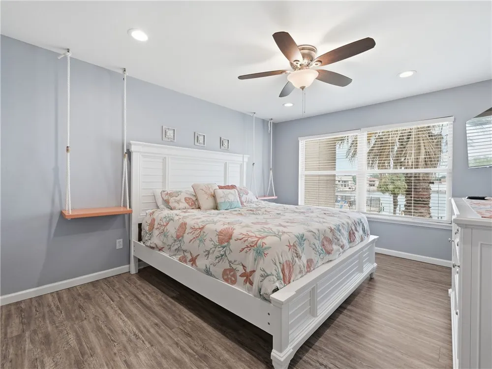 2515 Bayhouse Drive Rockport, TX 78382