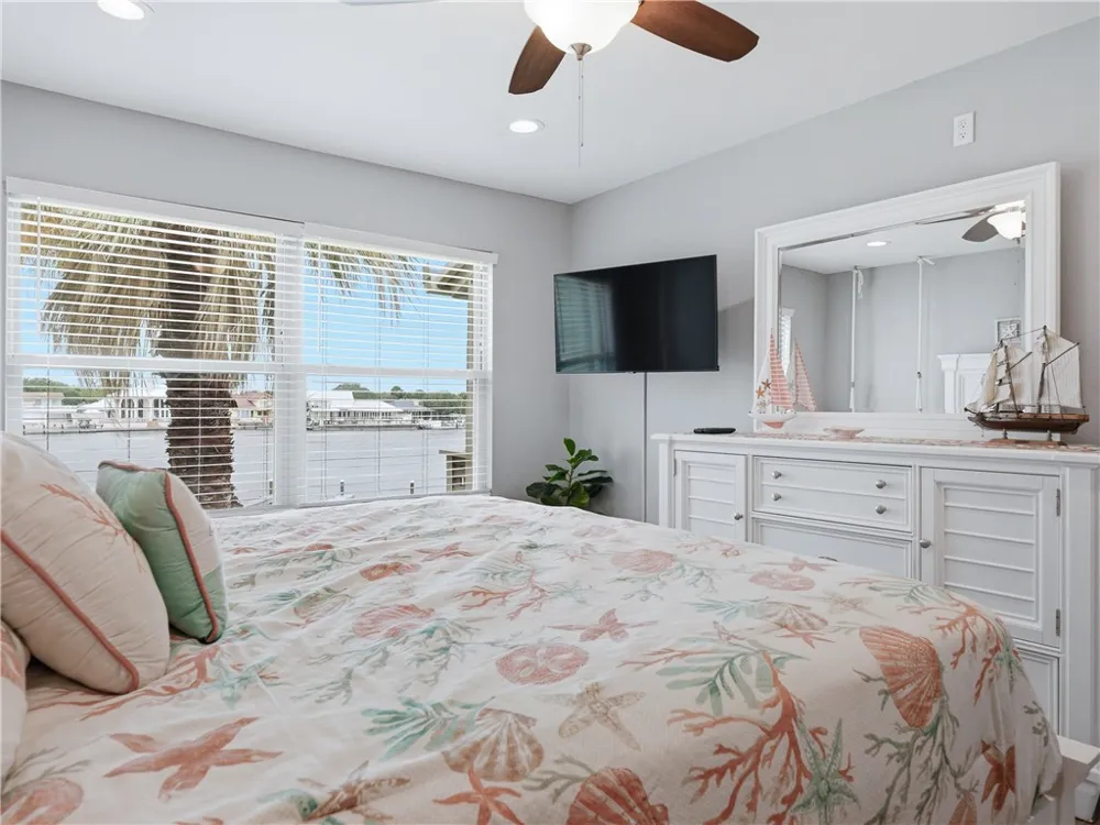 2515 Bayhouse Drive Rockport, TX 78382