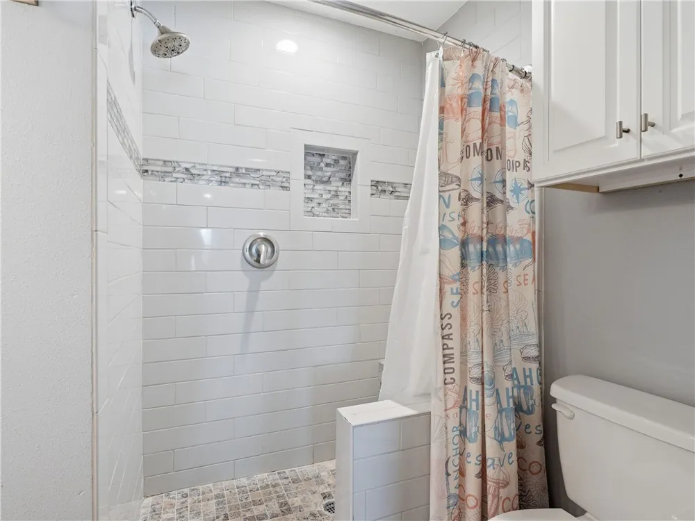 2515 Bayhouse Drive Rockport, TX 78382