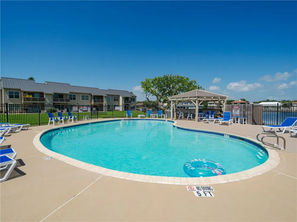 2515 Bayhouse Drive Rockport, TX 78382