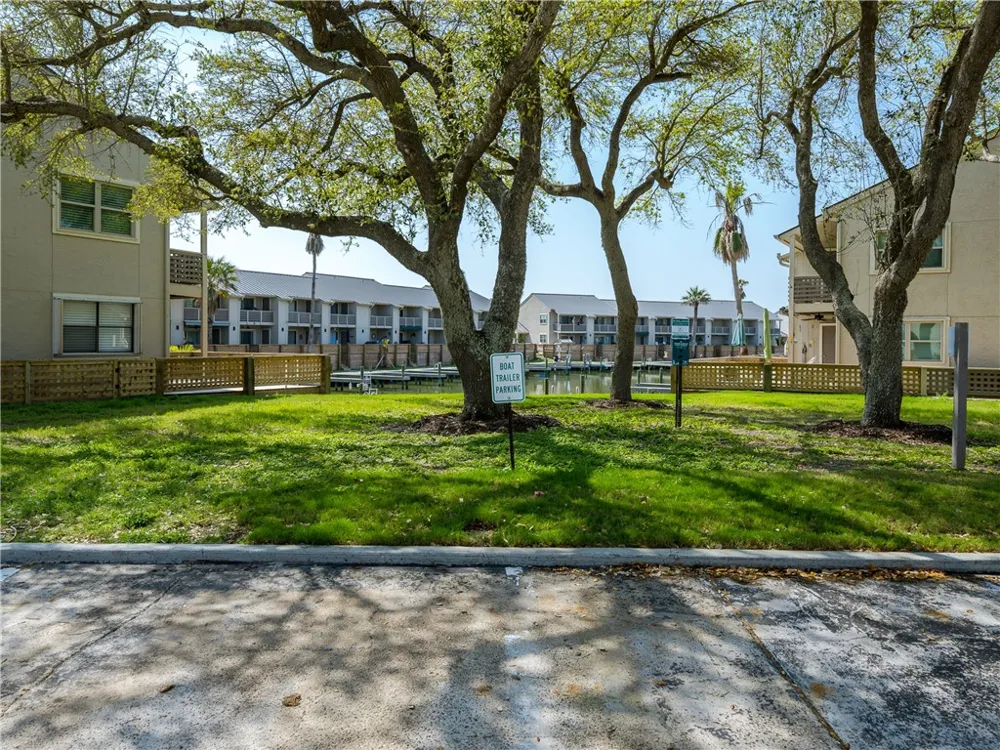 2515 Bayhouse Drive Rockport, TX 78382