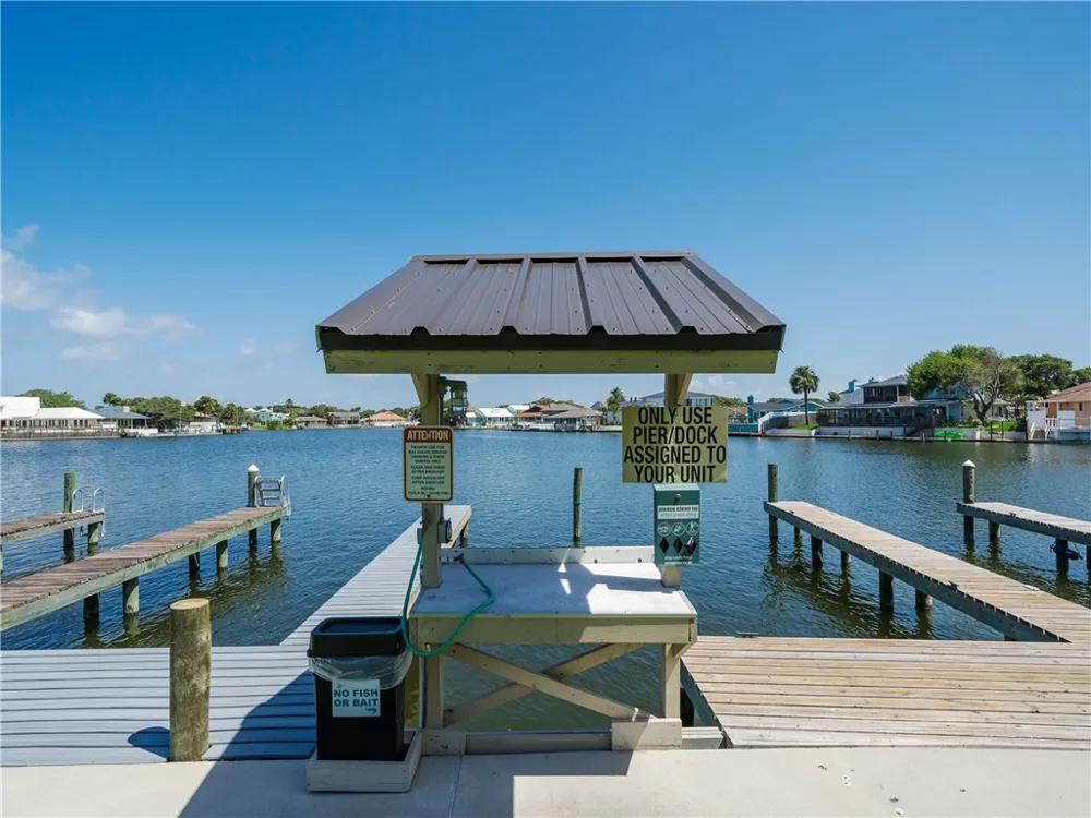 2515 Bayhouse Drive Rockport, TX 78382