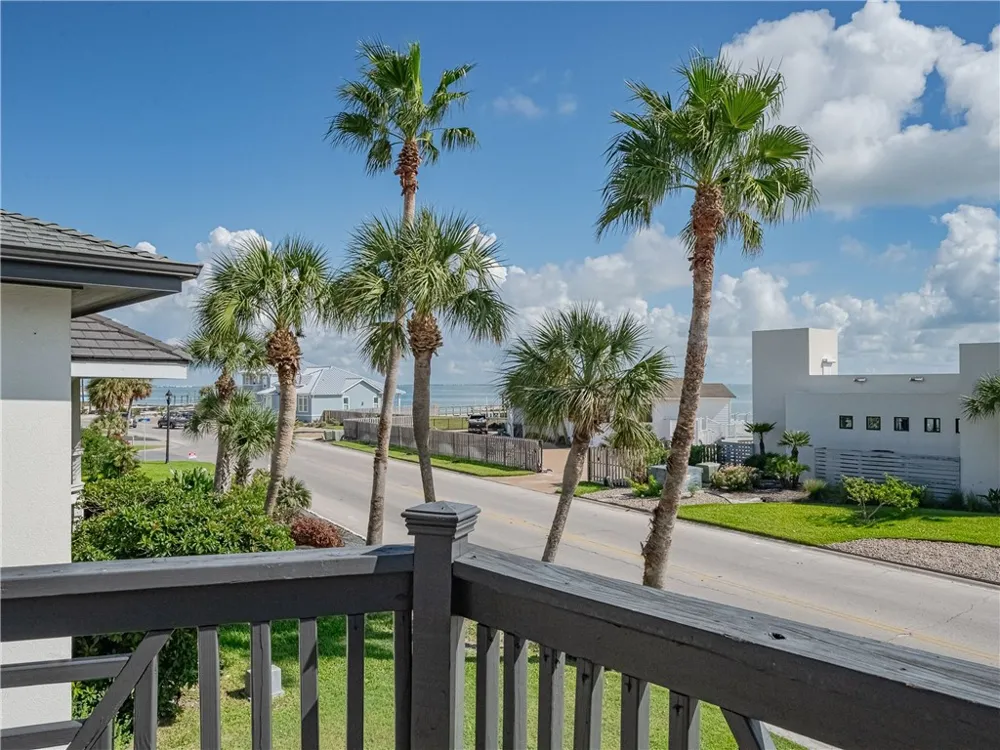 1871 Bay Shore Drive Rockport, TX 78382