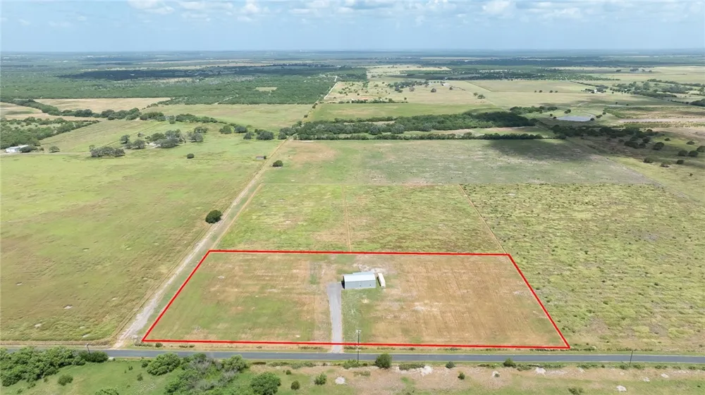 266 COUNTY ROAD 384 George West, TX 78022