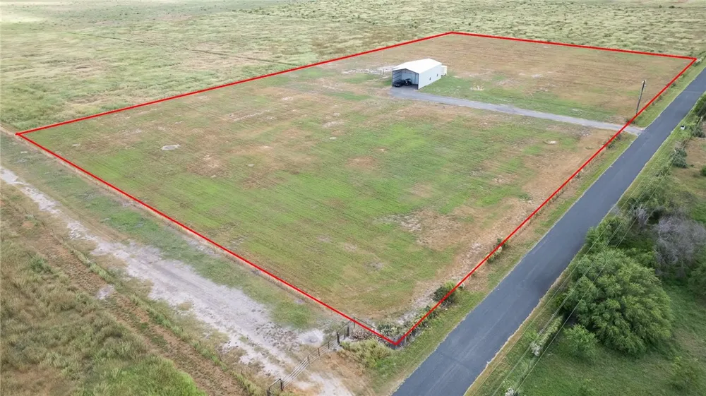 266 COUNTY ROAD 384 George West, TX 78022