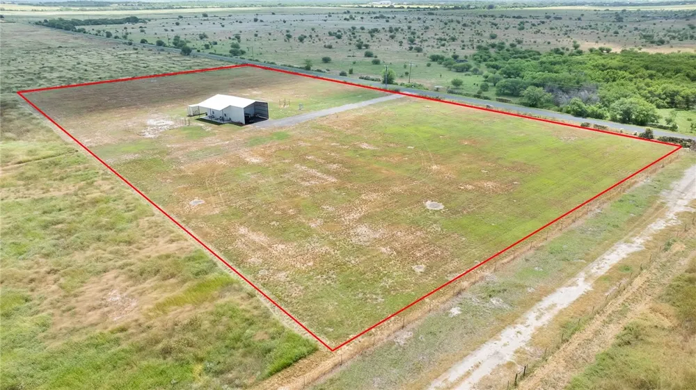 266 COUNTY ROAD 384 George West, TX 78022