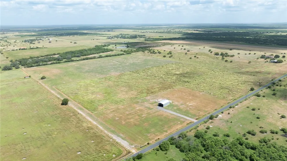 266 COUNTY ROAD 384 George West, TX 78022