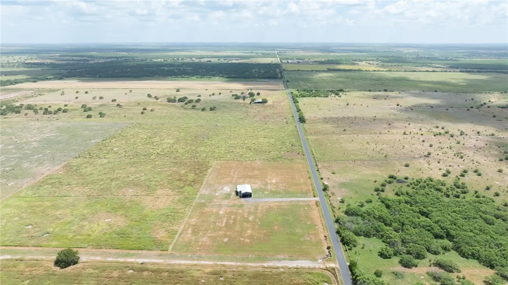 266 COUNTY ROAD 384 George West, TX 78022