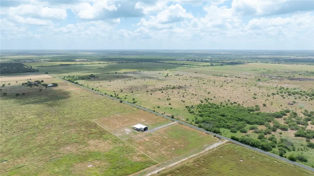 266 COUNTY ROAD 384 George West, TX 78022