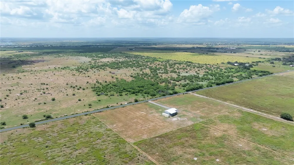 266 COUNTY ROAD 384 George West, TX 78022