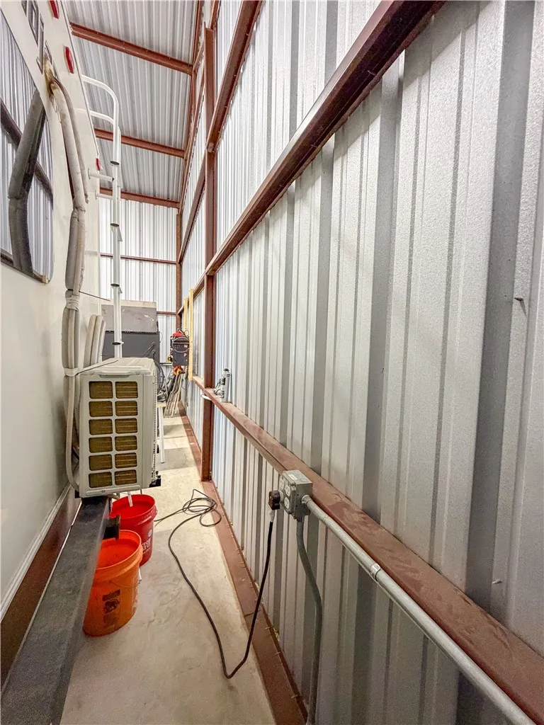 266 COUNTY ROAD 384 George West, TX 78022