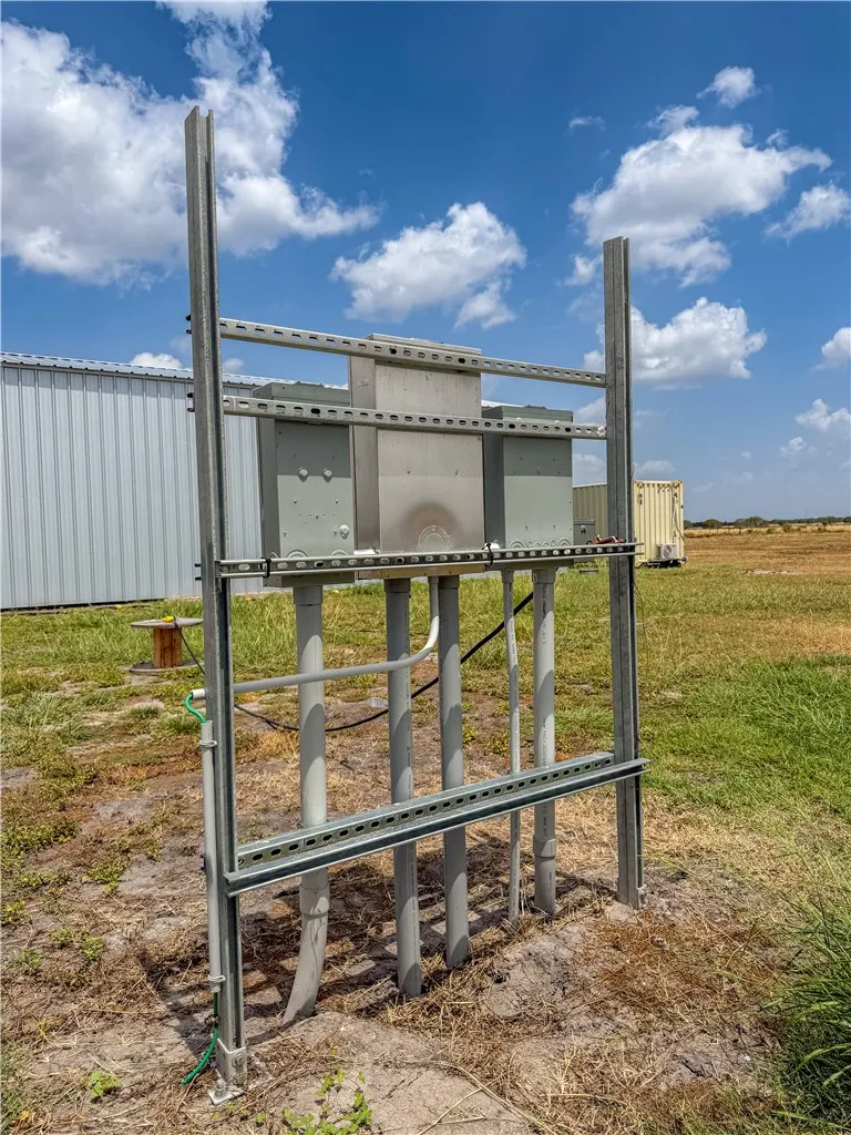 266 COUNTY ROAD 384 George West, TX 78022