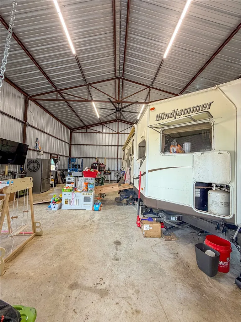 266 COUNTY ROAD 384 George West, TX 78022