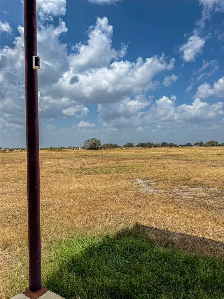 266 COUNTY ROAD 384 George West, TX 78022