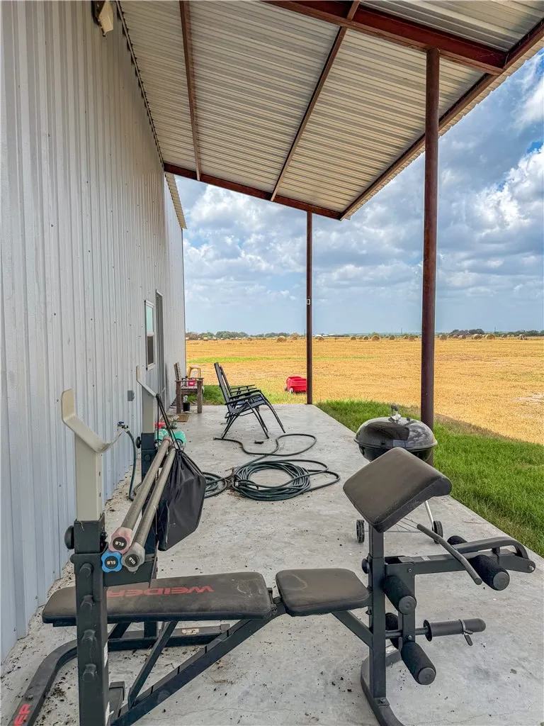 266 COUNTY ROAD 384 George West, TX 78022