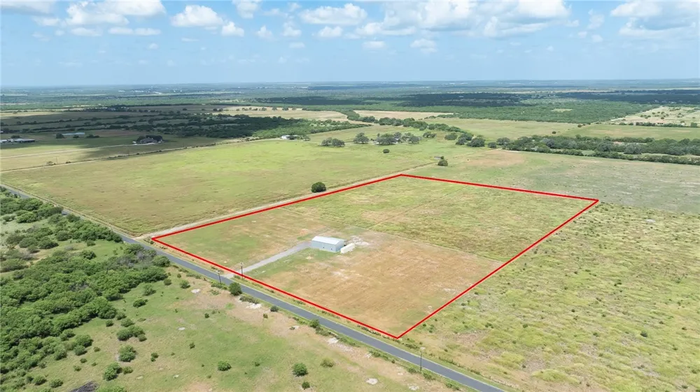 266 COUNTY ROAD 384 George West, TX 78022