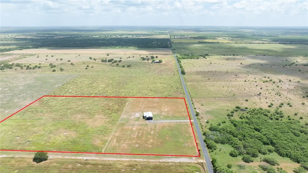 266 COUNTY ROAD 384 George West, TX 78022