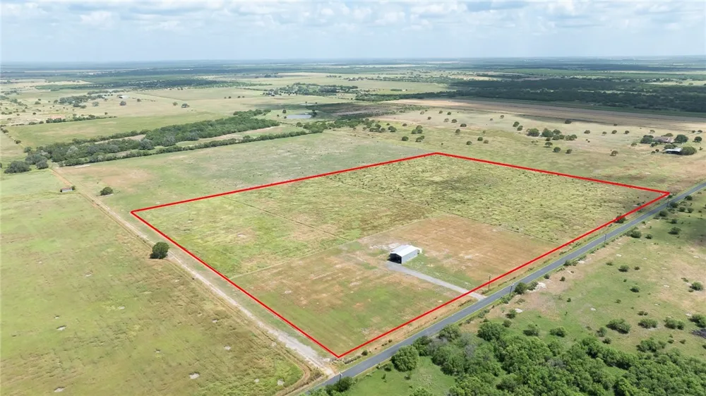 266 COUNTY ROAD 384 George West, TX 78022