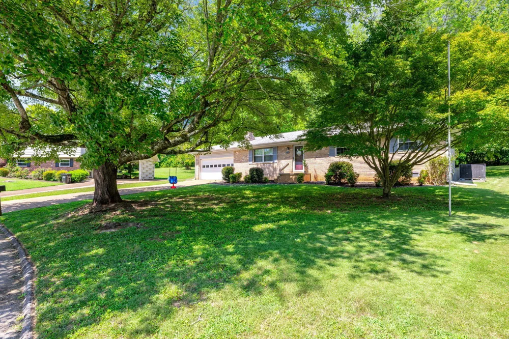 5915 Hillcrest Drive Harrison, TN 37341