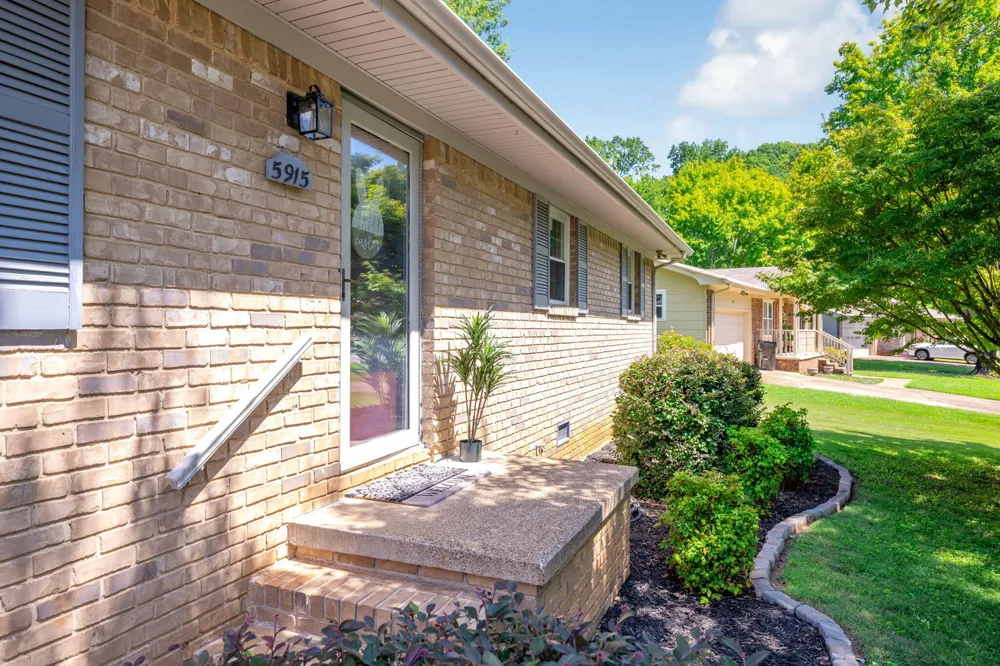5915 Hillcrest Drive Harrison, TN 37341