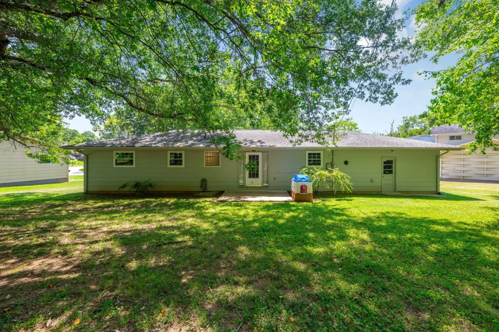 5915 Hillcrest Drive Harrison, TN 37341