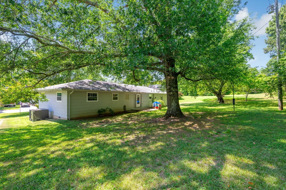 5915 Hillcrest Drive Harrison, TN 37341