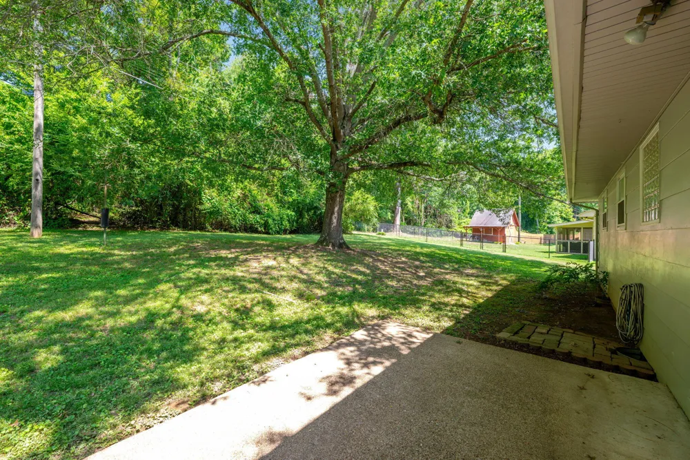 5915 Hillcrest Drive Harrison, TN 37341