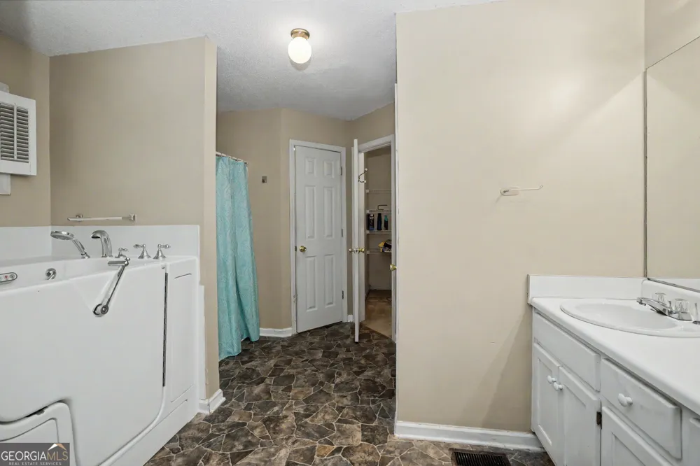 87 Tremont ST Sharpsburg, GA 30277
