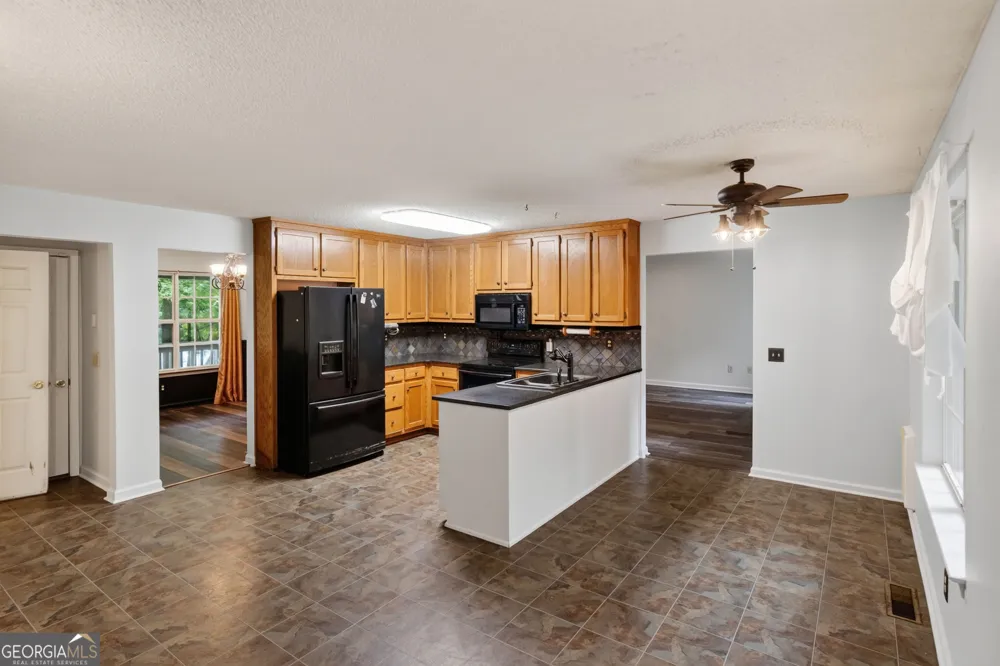 87 Tremont ST Sharpsburg, GA 30277