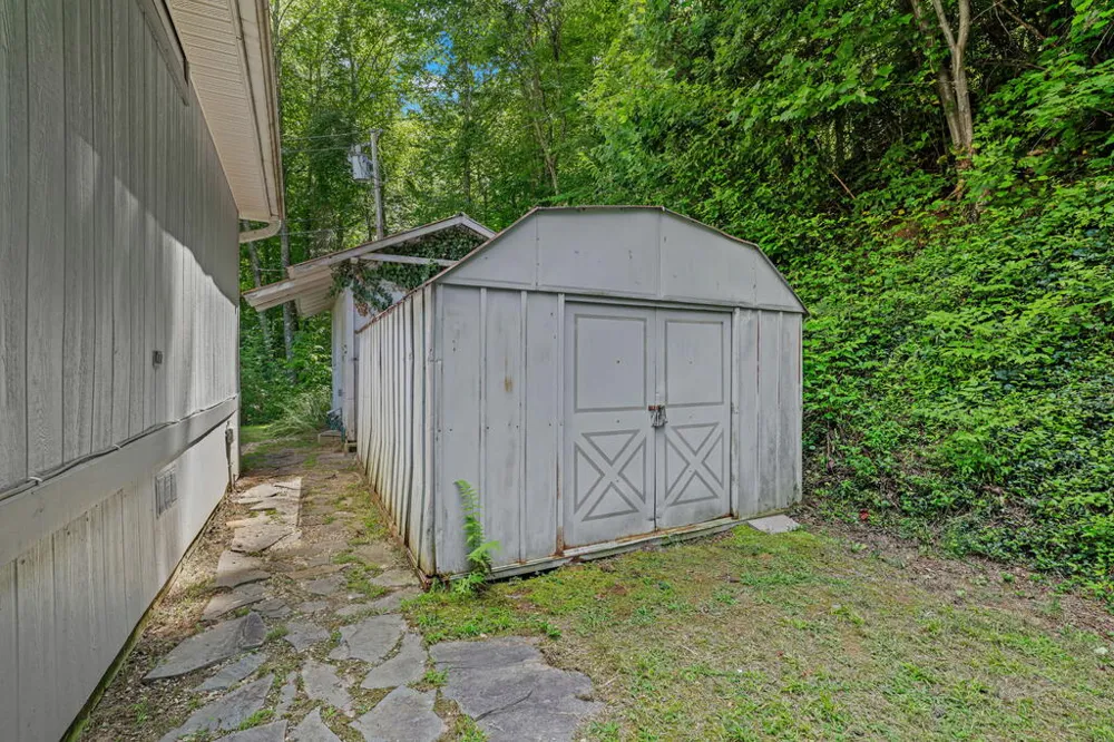 South Skeenah Road Franklin, NC 28734