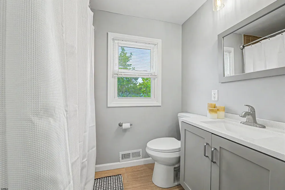 141 Bala Dr Somers Point, NJ 08244