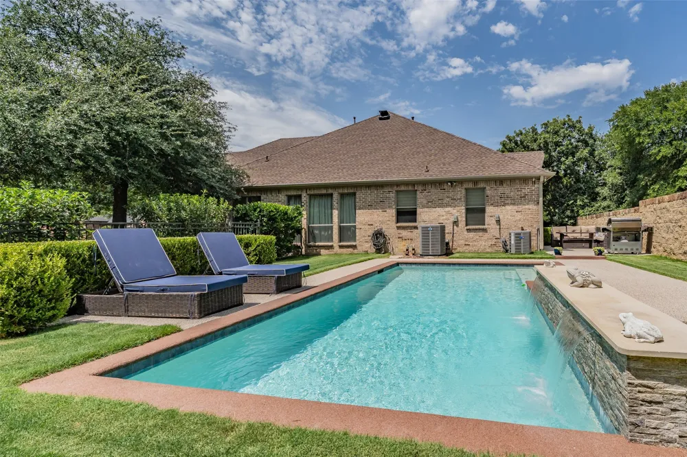 8541 Thorne Drive Lantana, TX 76226
