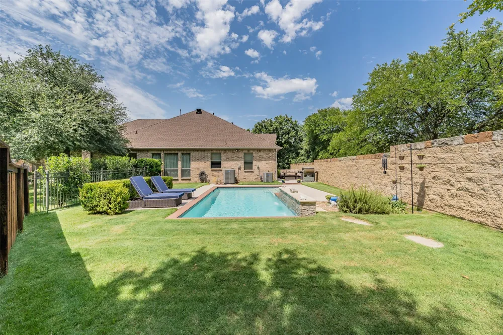 8541 Thorne Drive Lantana, TX 76226