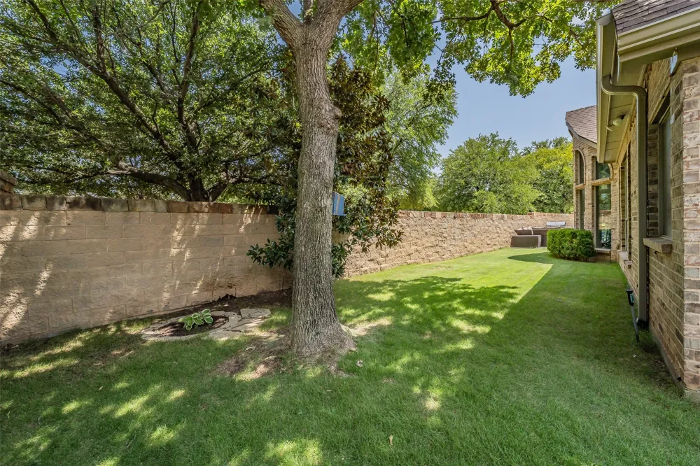 8541 Thorne Drive Lantana, TX 76226
