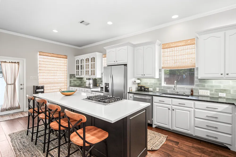8541 Thorne Drive Lantana, TX 76226