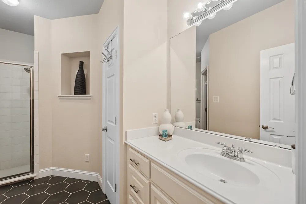 8541 Thorne Drive Lantana, TX 76226