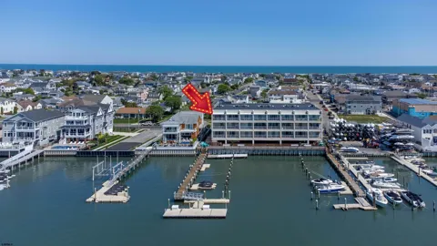 3007 Bayshore Ave