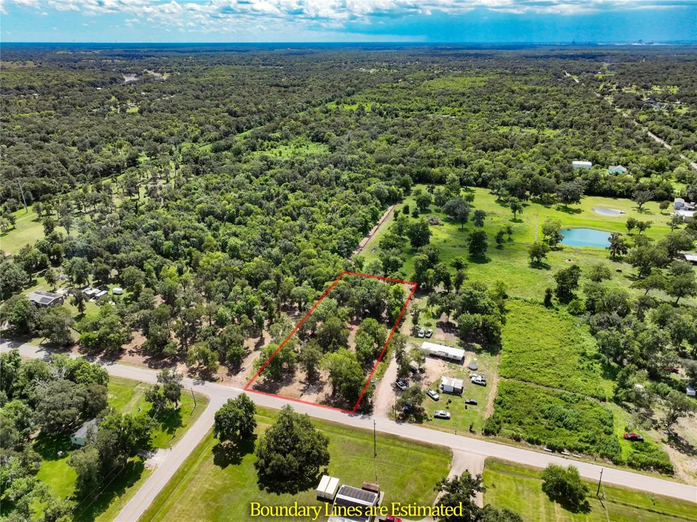 2301 Cr 851 Brazoria, TX 77422