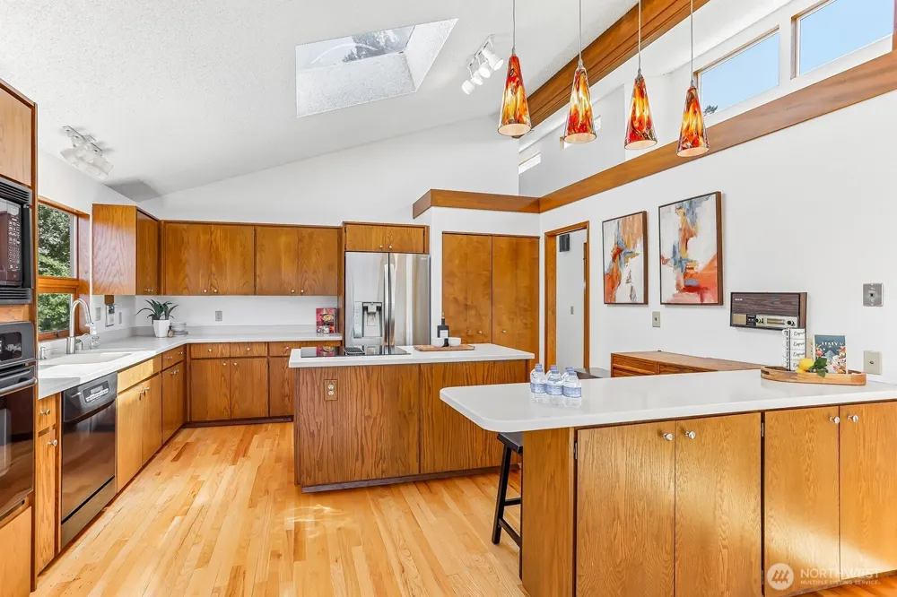 13604 SE 1st Street Bellevue, WA 98005