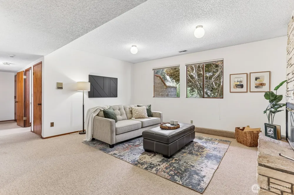 13604 SE 1st Street Bellevue, WA 98005